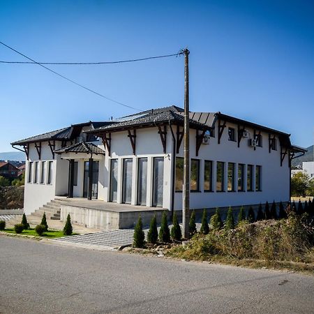 Prenociste Adria Aparthotel Vranje Buitenkant foto
