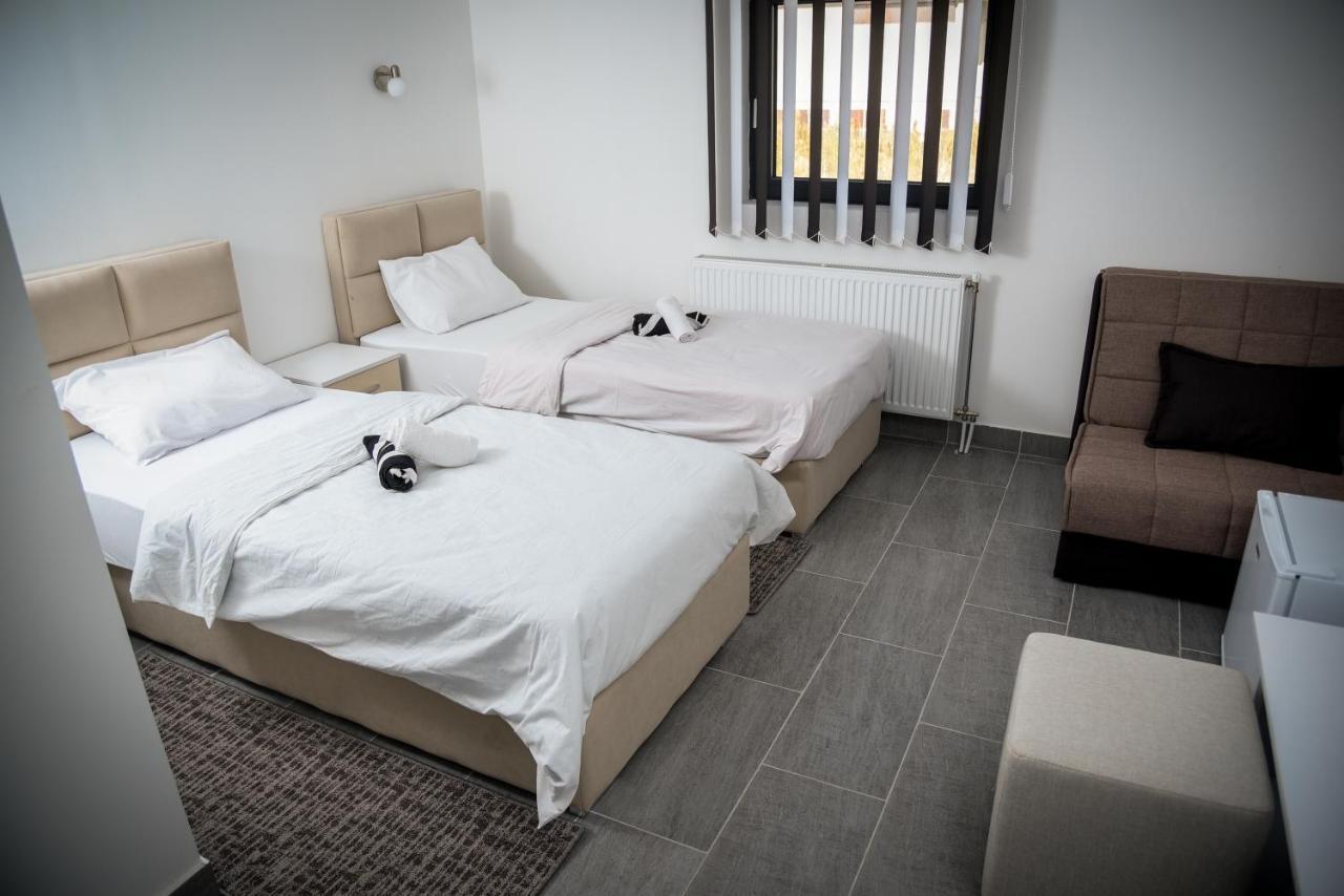 Prenociste Adria Aparthotel Vranje Buitenkant foto